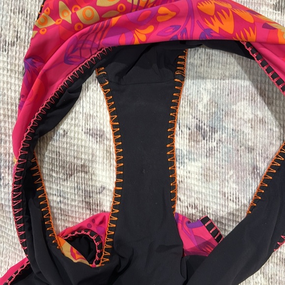 Sexy Cut-Out One Piece Bikini Style Bathing Suit Sz 10 Nanette Lepore Like New - Picture 9 of 9